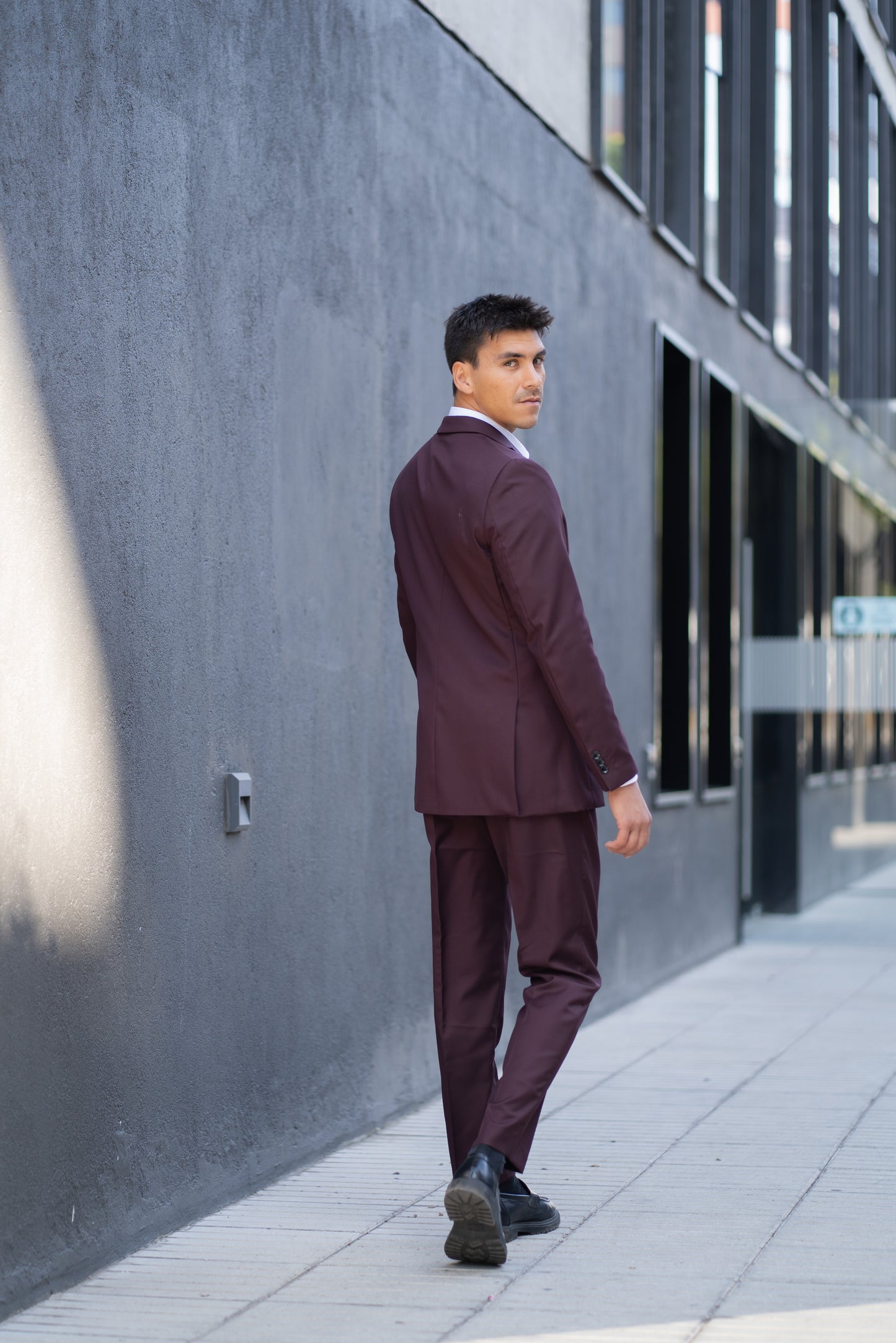 Traje Slim Fit Dos Piezas Burdeo