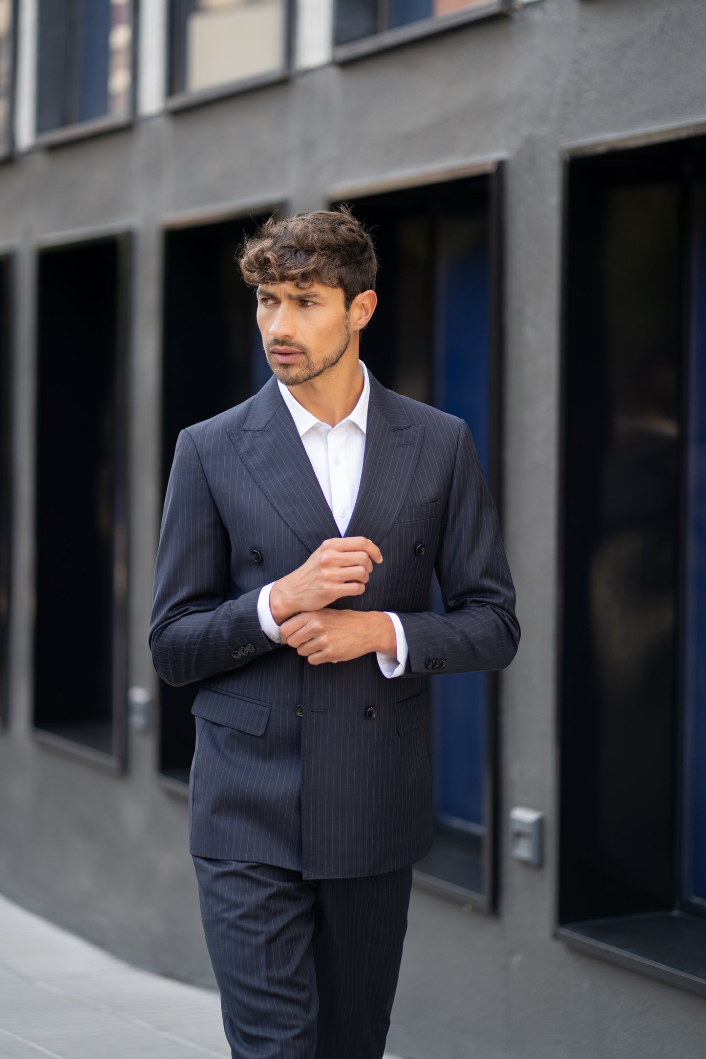 Traje Slim Fit Dos Piezas Azul Marino Rayado Cruzado